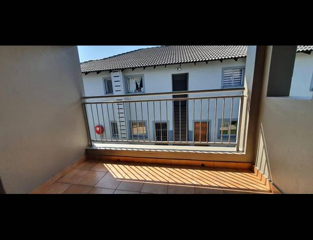 2 BEDROOM APARTMENT FOR SALE IN CRYSTAL PARK